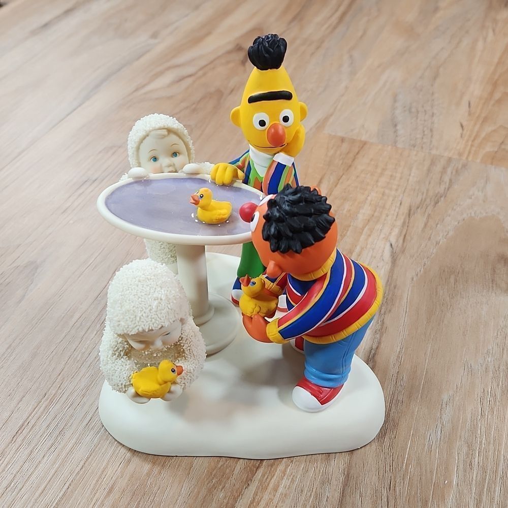 💜NIB Department 56 Snowbabies Sesame Street "Rubber Duckie Have Some Fun" - Picture 5 of 16